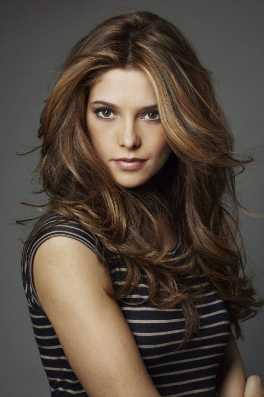 Ashley Greene to Star in DKNY/DKNY Jeans Ad Campaigns
