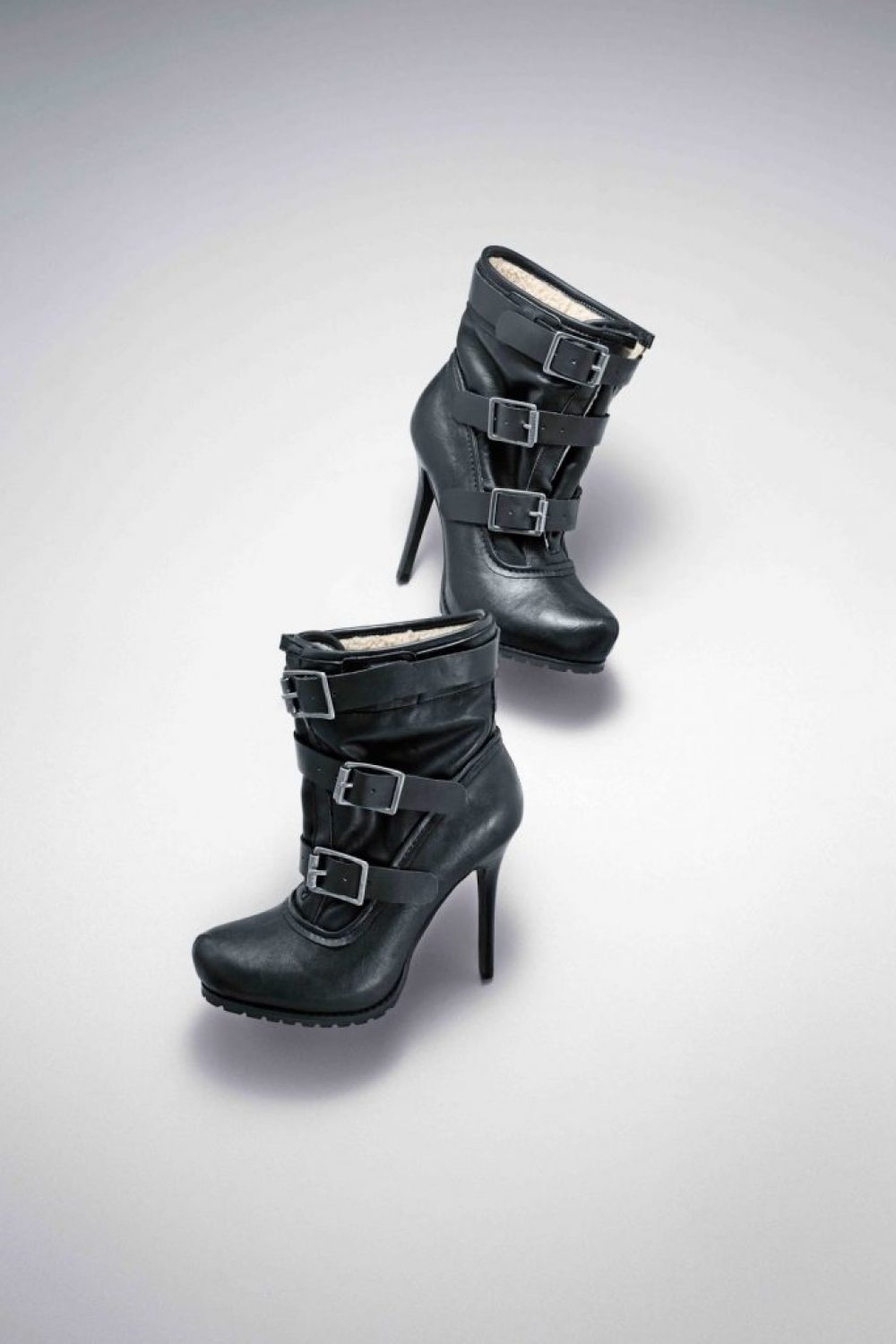 Bananas Over Vera Wang’s Simply Vera Fall Shoes