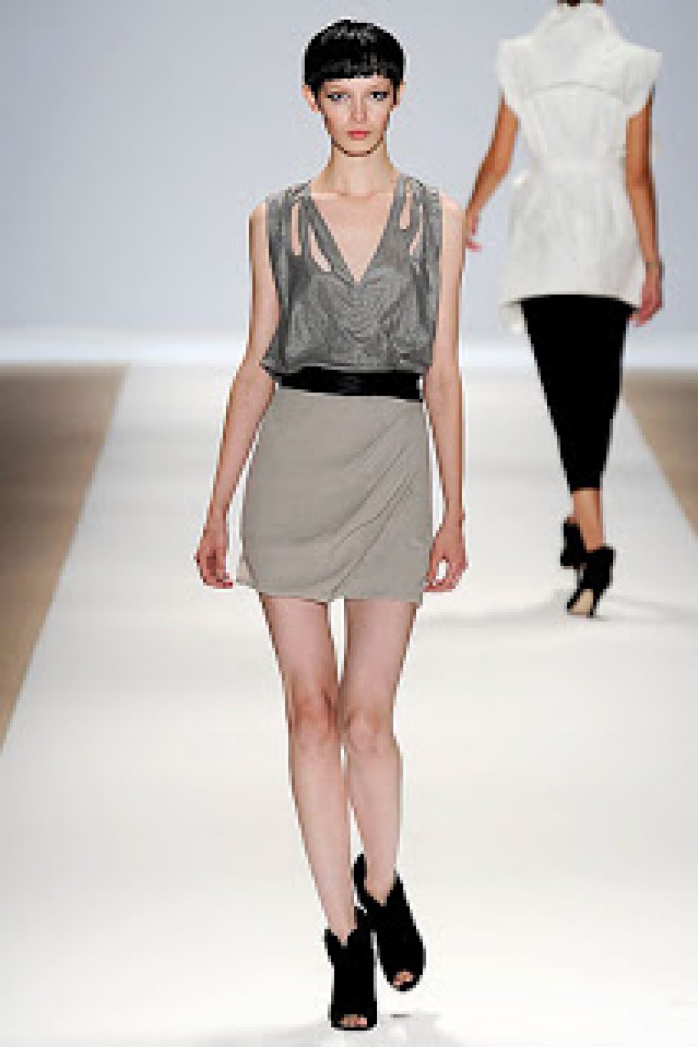 NY Fashion Week Spring 2010: Aveda for Yigal Azrouel